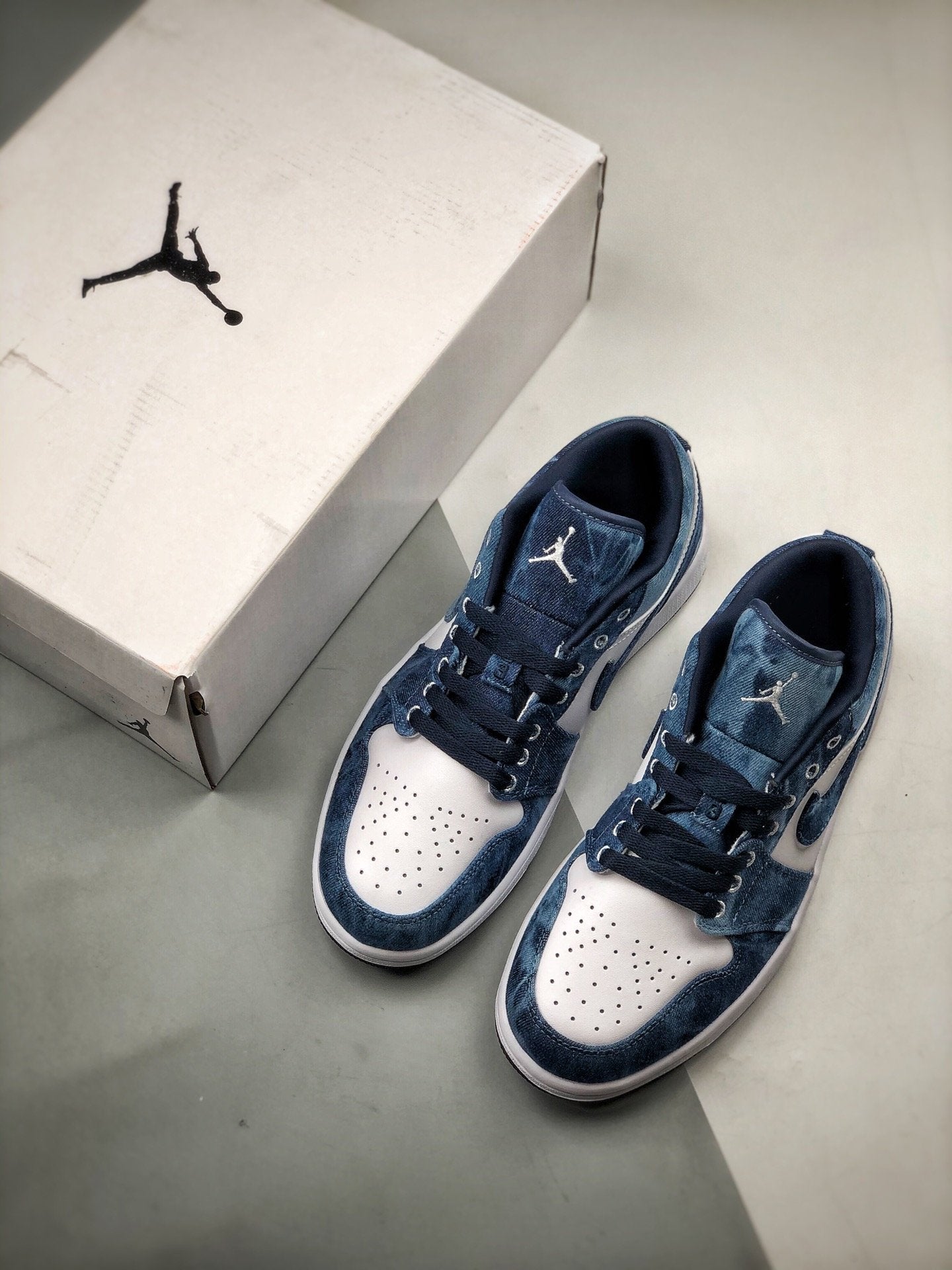 AIR JORDAN 1 LOW