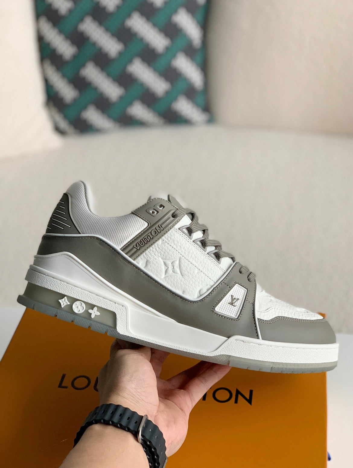 LOUIS VUITTON TRAINER SNEAKERS