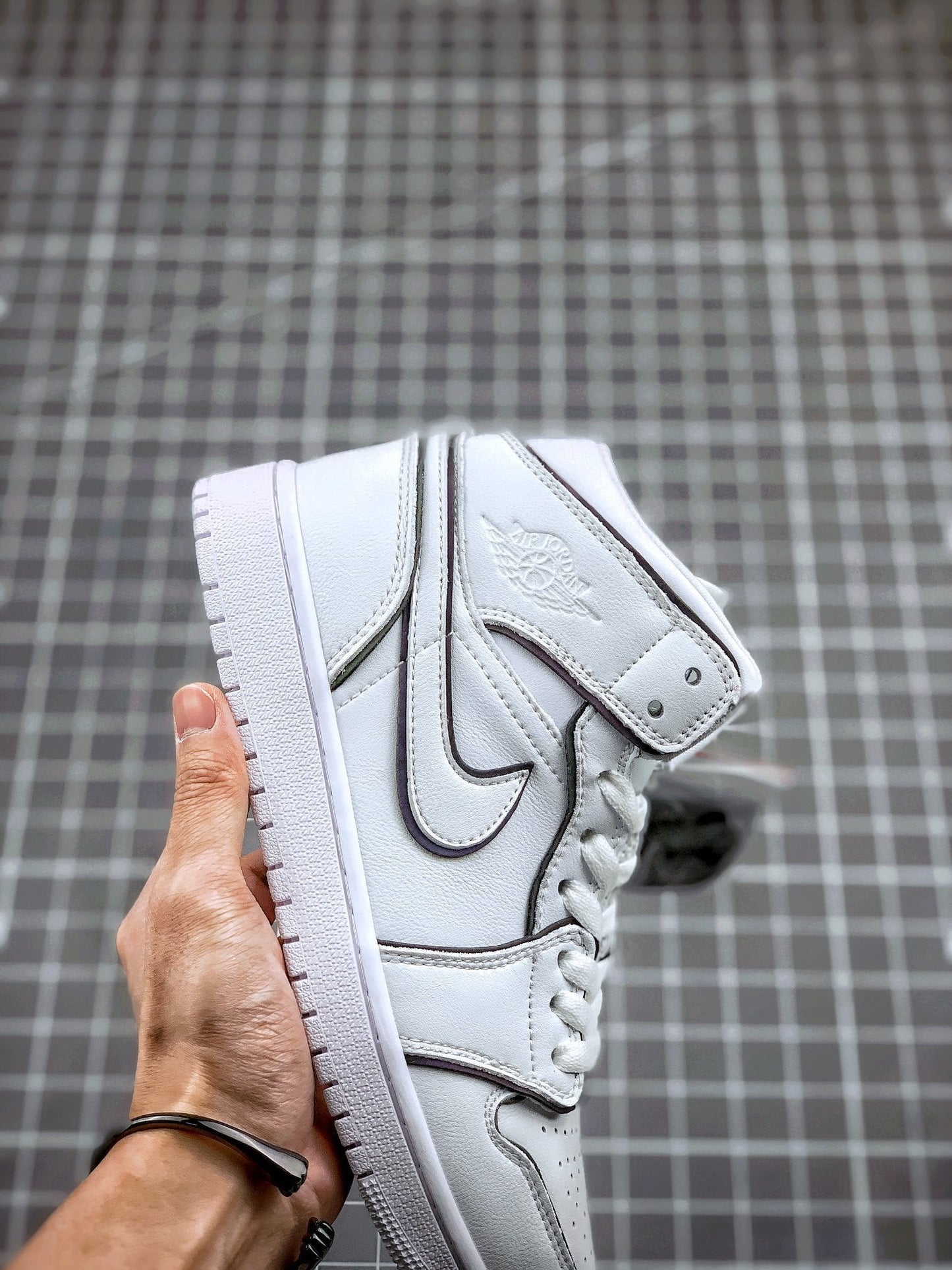 AIR JORDAN 1 MID