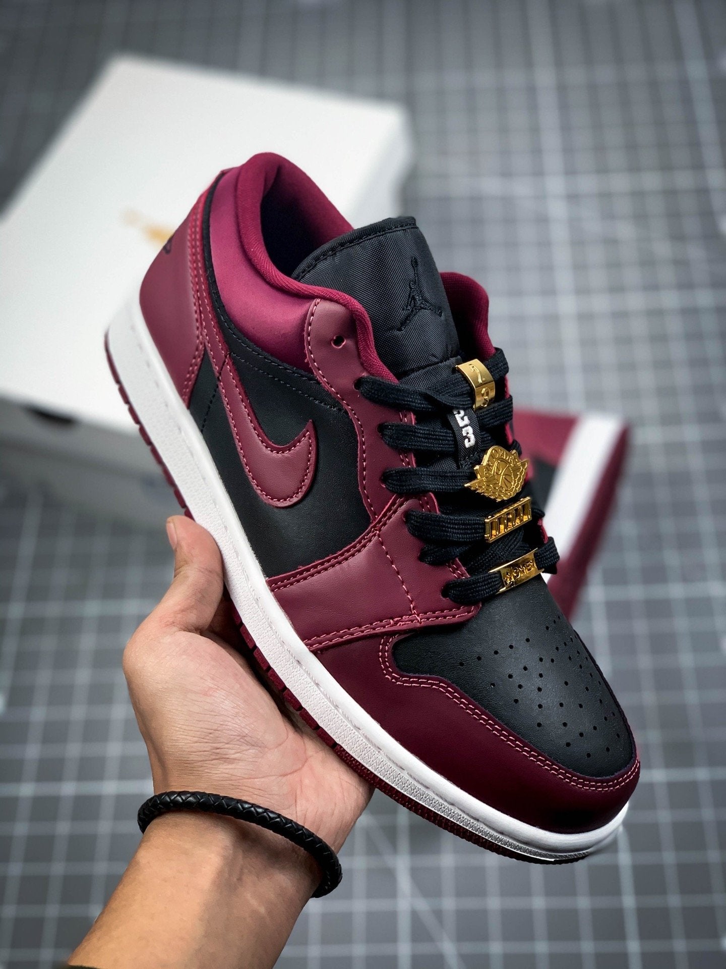 AIR JORDAN 1 LOW