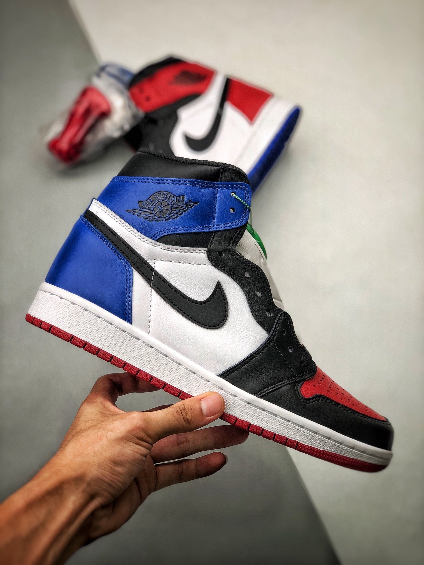 AIR JORDAN 1 HIGH