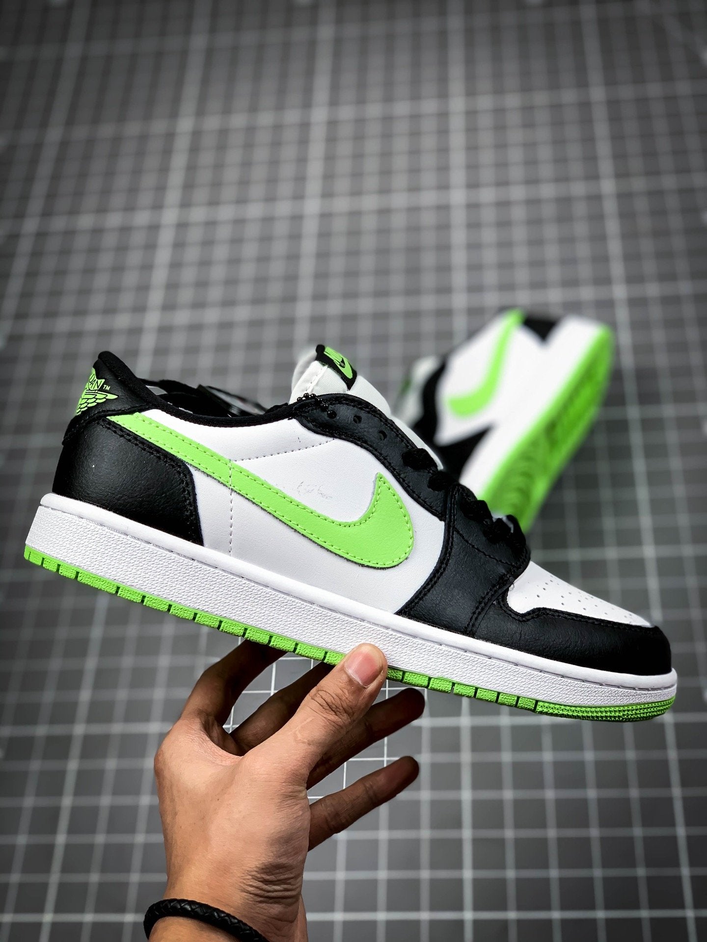 AIR JORDAN 1 LOW