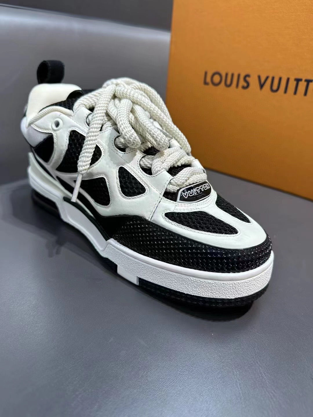 LOUIS VUITTON SKATE